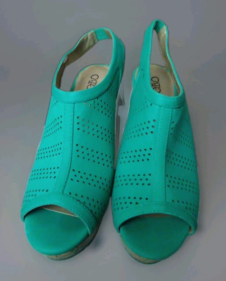 *Cato* Sandália Feminina Wedges, Tamanho 9M, Verde E Bronzeado, Plataforma Muito Alta - Imagem 2 de 4