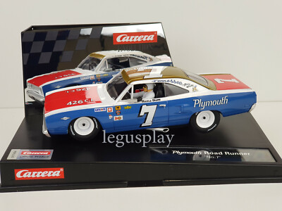Slot car carrera Evolution 27641 - Plymouth Road Runner #7 Bukett Stott