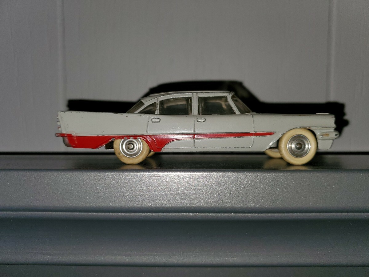 DINKY TOYS Car DESOTO FIREFLITE No.192 color: gray x red minicar