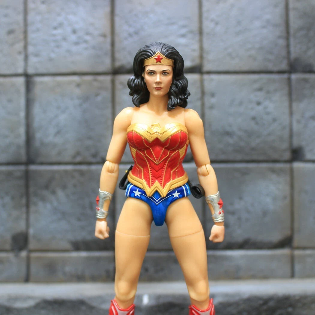 DC Comics - Figurine Wonder Woman, One:12