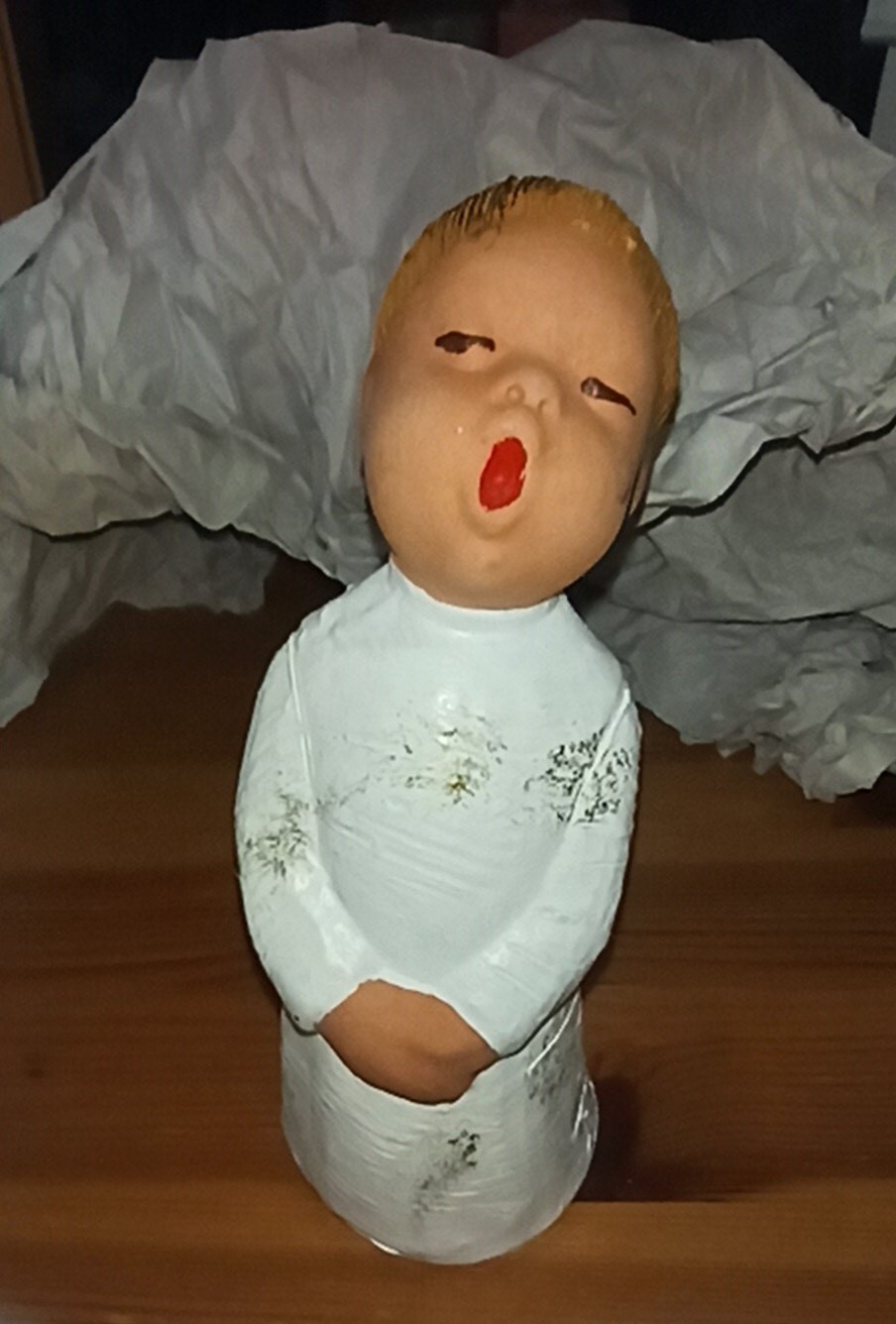 weißer singender Engel aus Ton ca. 13 x 5 cm