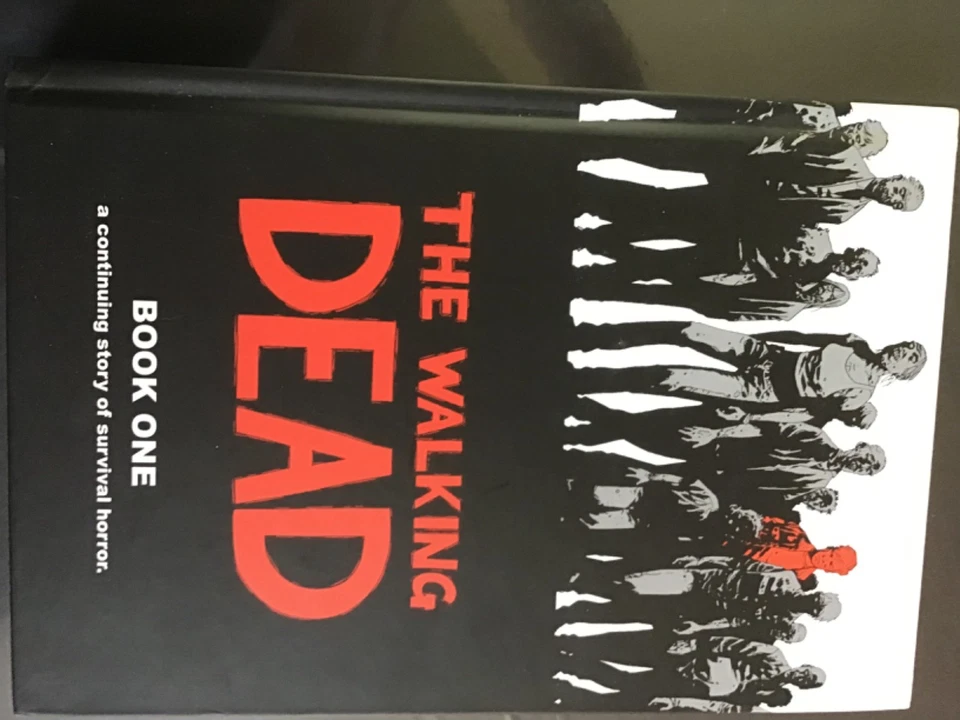 THE WALKING DEAD VOLUME 1-4 SIGNED LIMITED TO #300 HC 5-6 SIGNED ROBERT KIRKMAN Foto 3 de 4