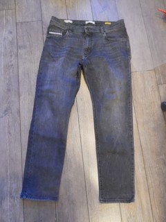 2 Herren Jeans Bugatti grau Atelier Gardeur Batu blau 36/30 gebraucht