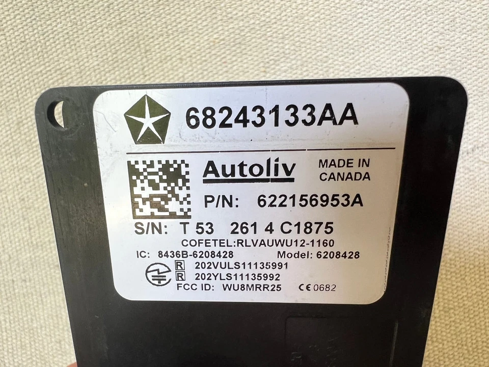 2015 2016 2017 Chrysler 200 Blind Spot Alert Sensor Module 68243133AA - Image 4 of 4