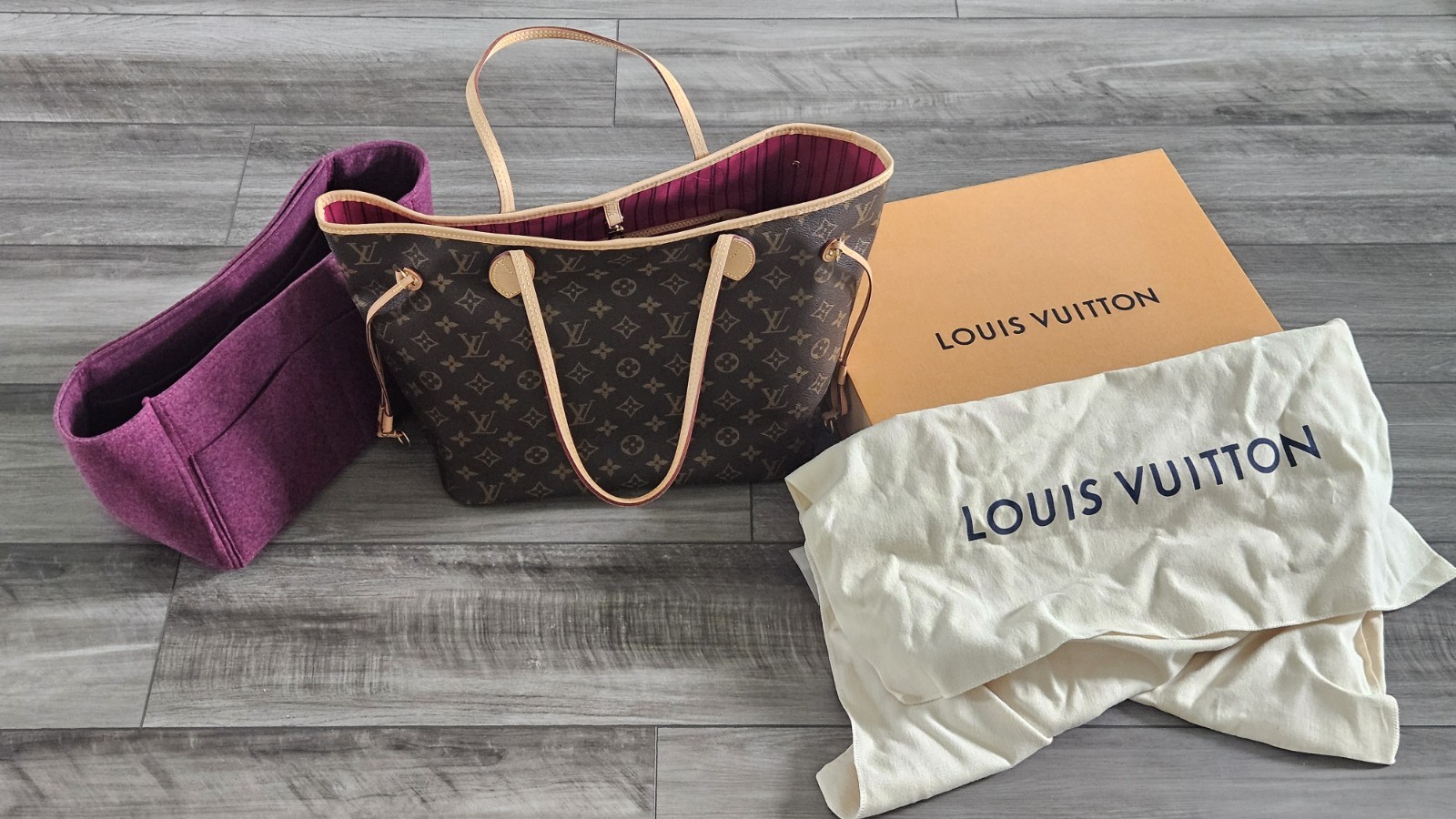 Louis Vuitton M41178 Neverfull mm Brown Monogram Tote Bag (EXCELLENT CONDITION)
