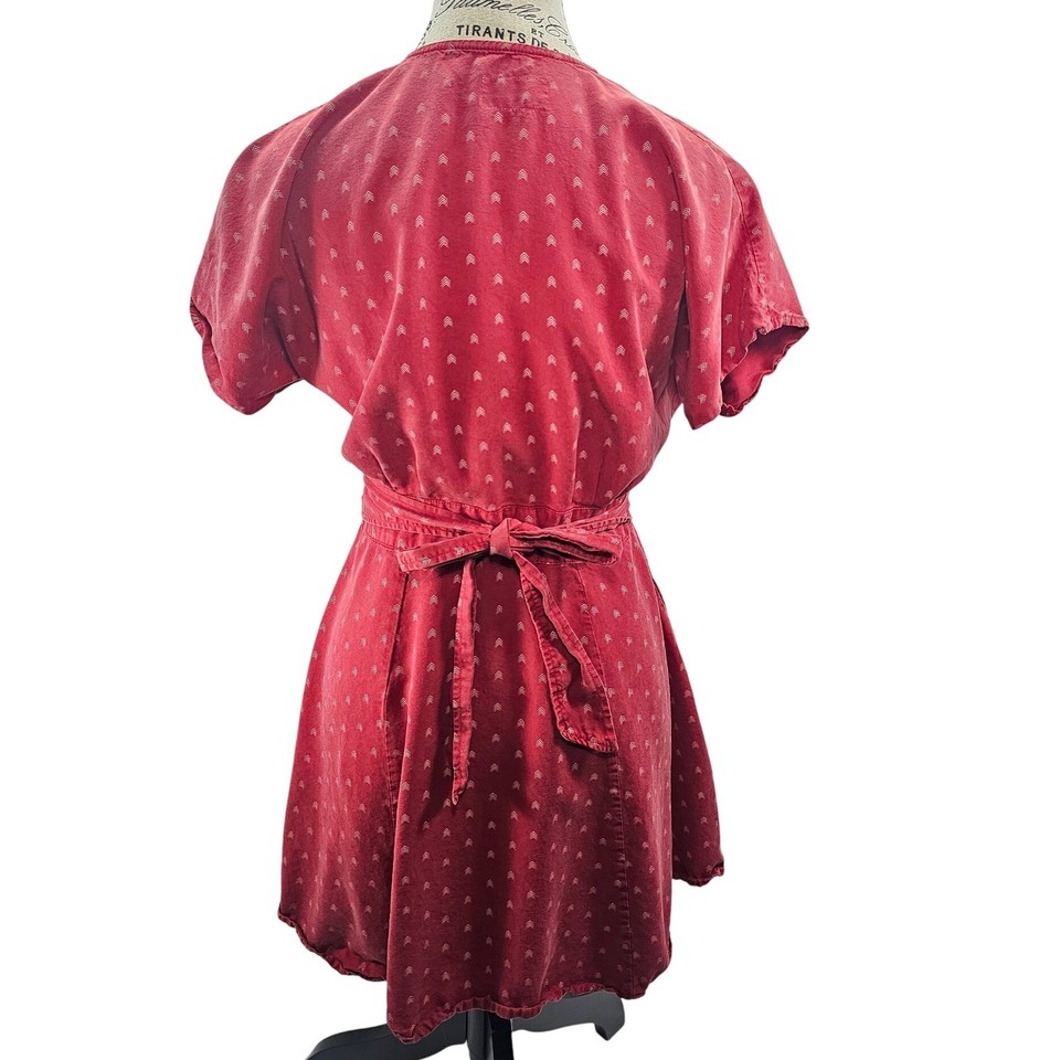 Marine Layer Red Arrow Print Button Front V Neck Short Sleeve Lyocell ...