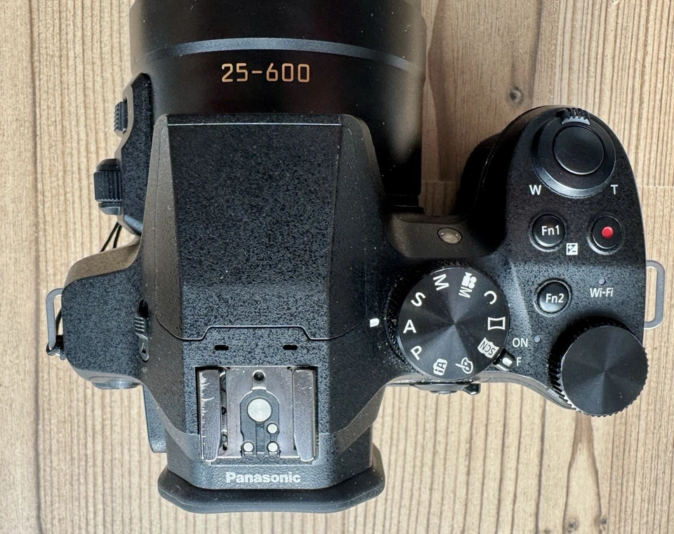 Panasonic Lumix DMC FZ300 inkl Zubehörpaket, OVP*Tasche* Wechselakku*uvm*  - Bild 2 von 4