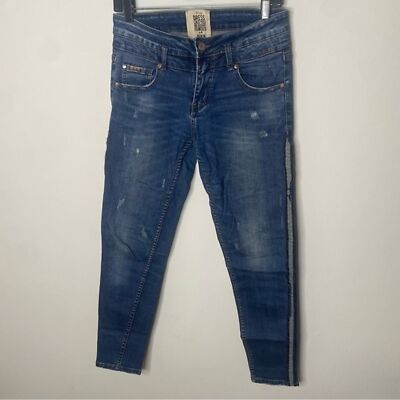 Wiya Dress like you are already famous denim side rip design made in Italy jeans