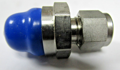  NEW SWAGELOK  3/8'' TUBE TO 9/16-18 MALE SAE/MS STRAIGHT THREAD SS-600-1-6ST