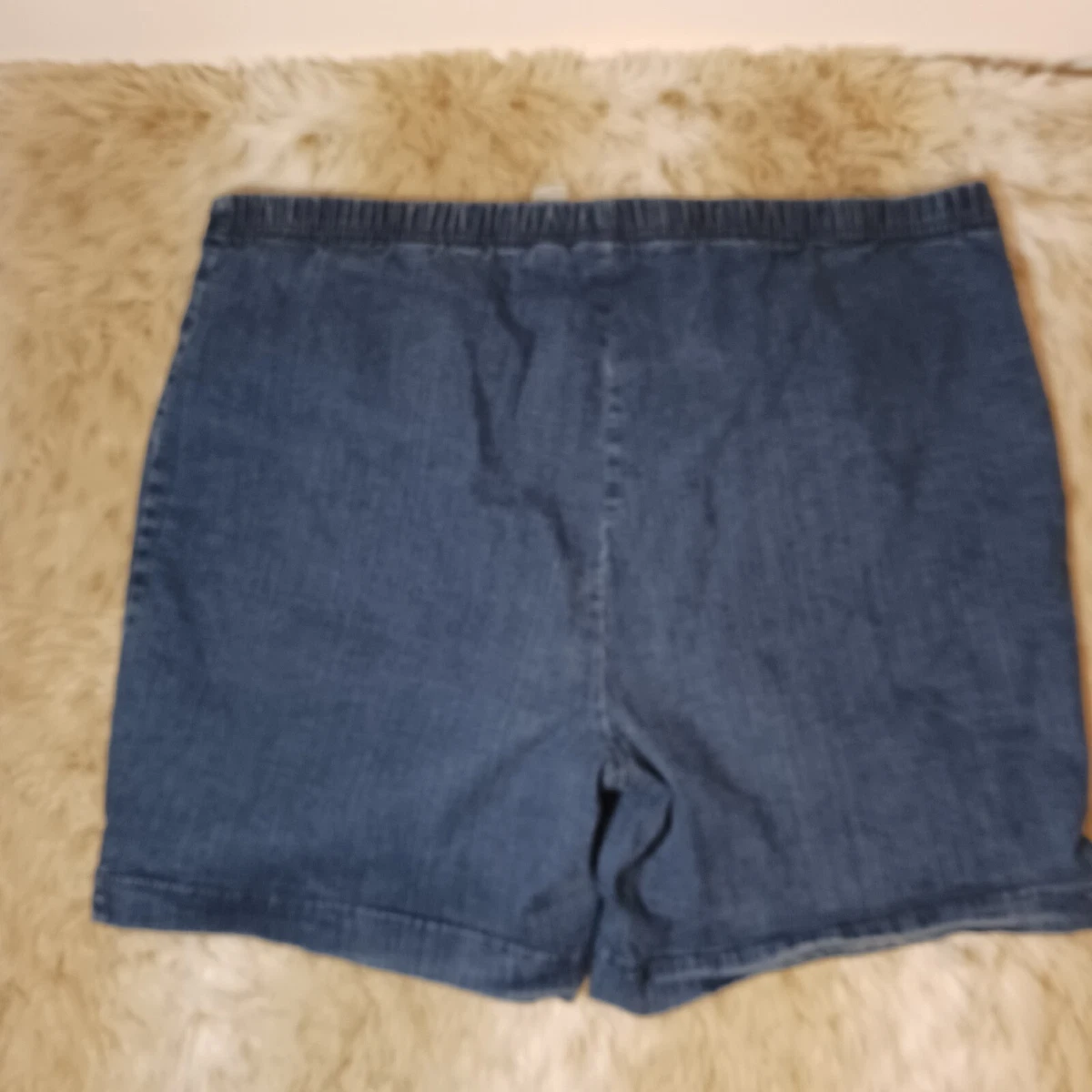 White stag shorts with elastic waist 2025