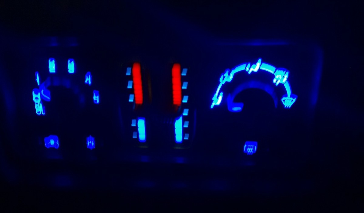 GM AC Heater Control – 00-02 Tahoe Silverado Sierra – White LED Upgrade, Rear Defrost – 15054698