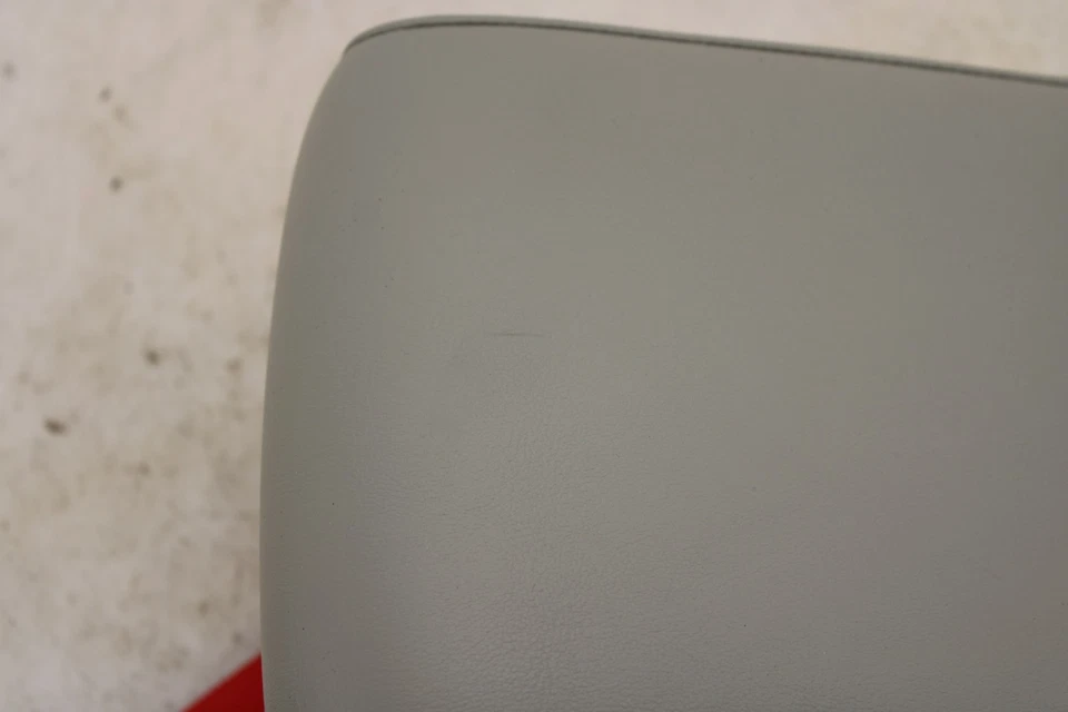 2003 - 2004 英菲尼迪 G35 Coupe 中控台扶手原始设备制造商 MQ68 — 第 4/4 张图片