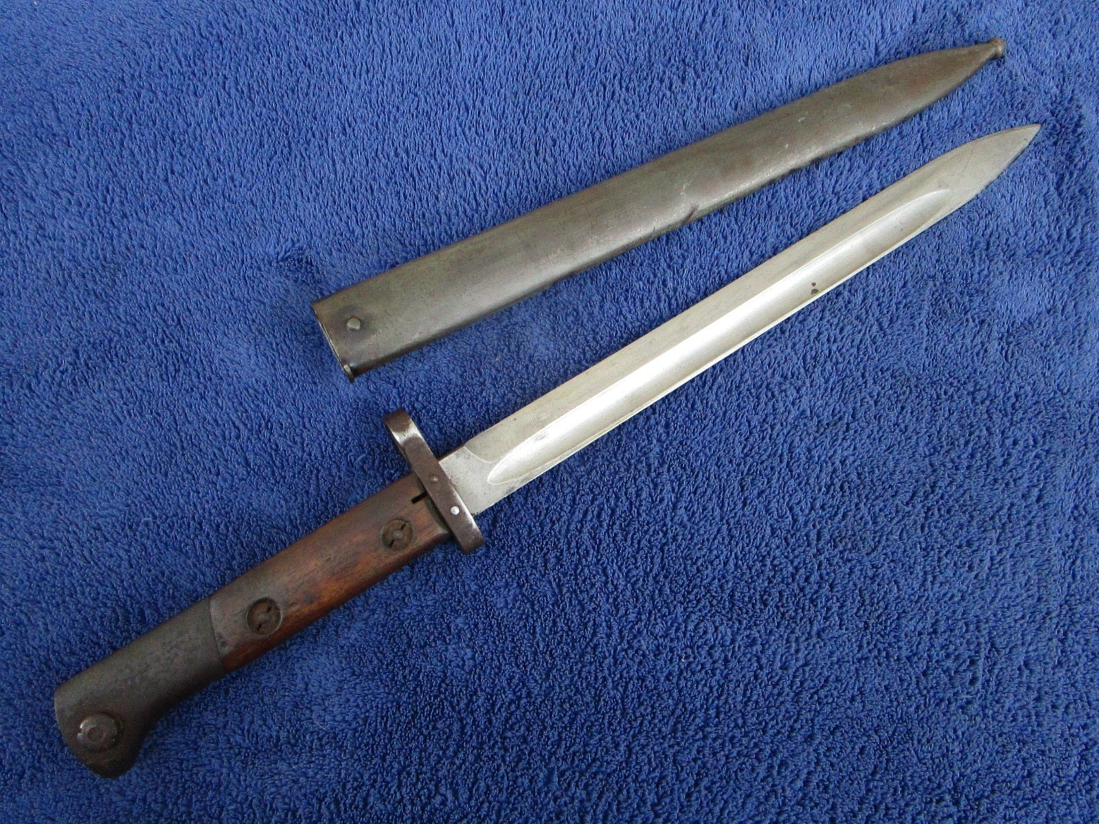 ORIGINAL VINTAGE VZ-24 CZECHOSLOVAKIA MAUZER BAYONET AND SCABBARD "D" ARTILLERY