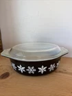 Pyrex Matte Black with White Snowflakes 1-1/2 Qt Casserole w/ Lid - #043 Vintage