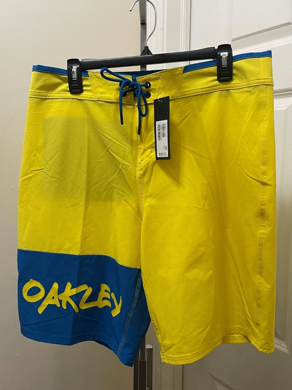 Oakley Mens Wall Graffiti Boardshorts 21 Blazing Yellow 482644 Size 38 S308