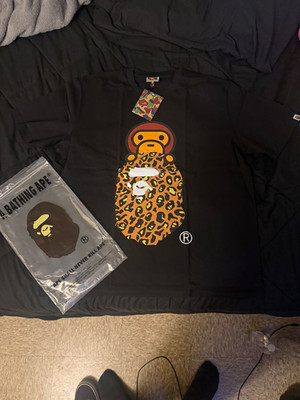 A Bathing Ape BAPE Men s XL Black Crew Neck Short Sleeve Logo Graphic Tee