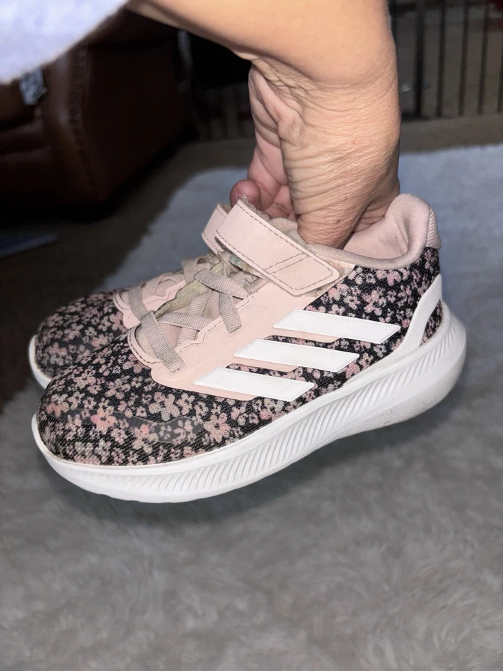 Adidas Cloudfoam niña talla Zapatilla deportiva de una correa de diseño floral 9. Lindo, cómodo Foto 3 de 4