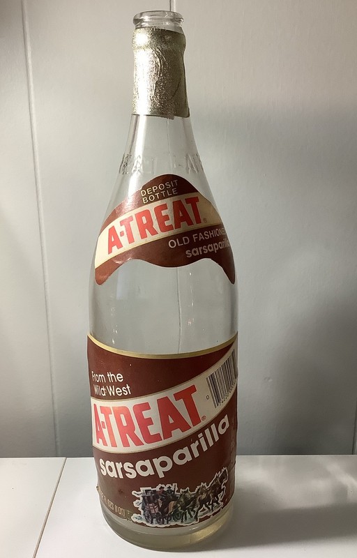 A-TREAT 32oz Paper Label Sarsaparilla Soda Bottle Allentown, PA 1981 🥤 
