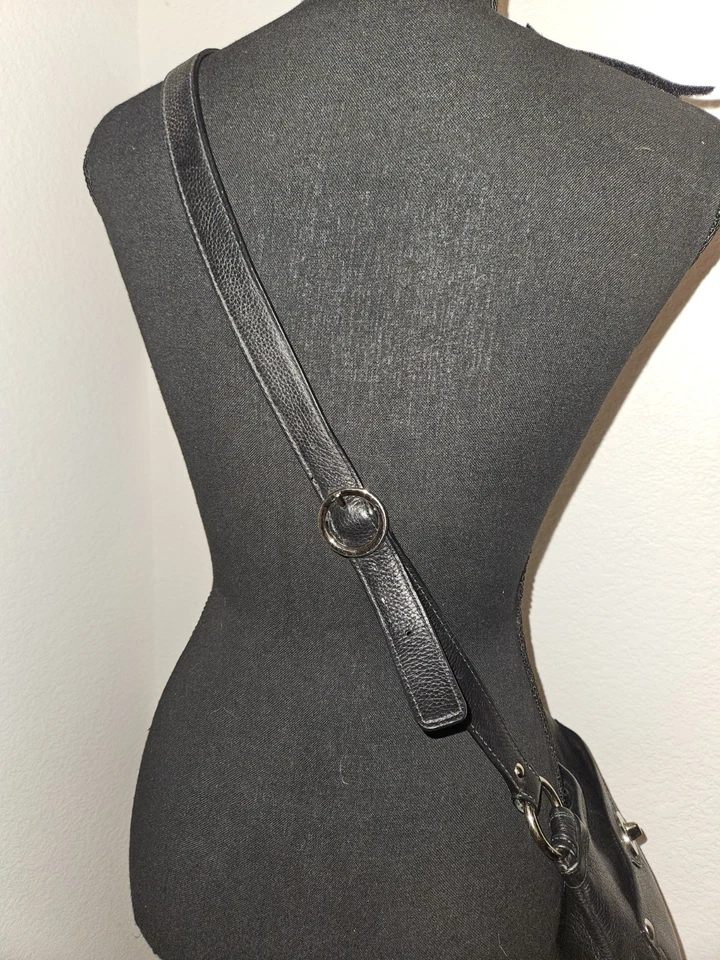 Bandolera COACH F16533 Penelope Turnlock Cuero Guijarro Negro Usada en Excelente Condición 11x10 Foto 4 de 4