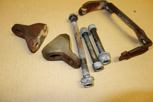 Suzuki Gsf gsf400 gf Bandit 400 set of engine brackets mounts - Picture 2 of 5
