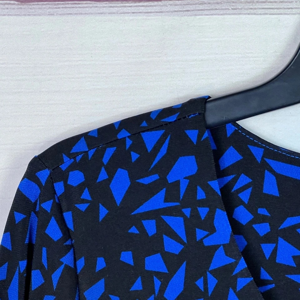 Blusa Susan Graver Top Mujer M Estampado Azul Tejido Líquido Manga 3/4 Cuello en V Foto 3 de 4