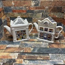 Wade Teapots English Life Antiques Shop & The Queen Victoria Pub