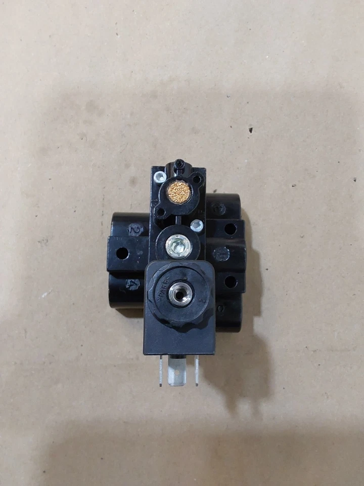 Electroválvula ARO A213SS-120-AA2280 120v 3/8"npt 116 218-33 Foto 3 de 4