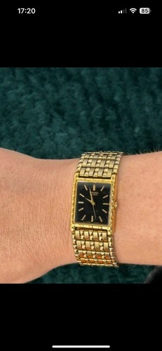 Vintage 1998 Seiko 7N01-5C39 Gold Tank Watch - Black Dial - Working unisex 22mm
