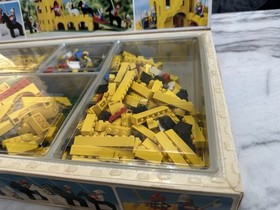 VINTAGE LEGO YELLOW CASTLE 375 PARTS UNOPENED MIB RETIRED SET BOXED 1978 TVE