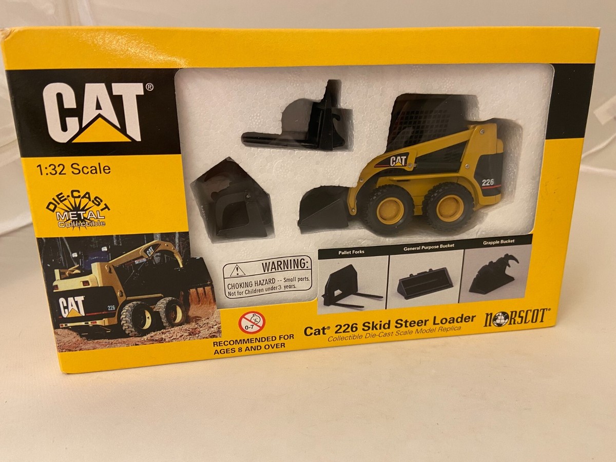 55036 CAT 226 Skid Steer Loader 1:32 Scale | eBay