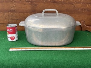 VINTAGE WAGNER WARE MAGNALITE OVAL DUTCH OVEN, ROASTER w/ LID 4265-M 8 QT.