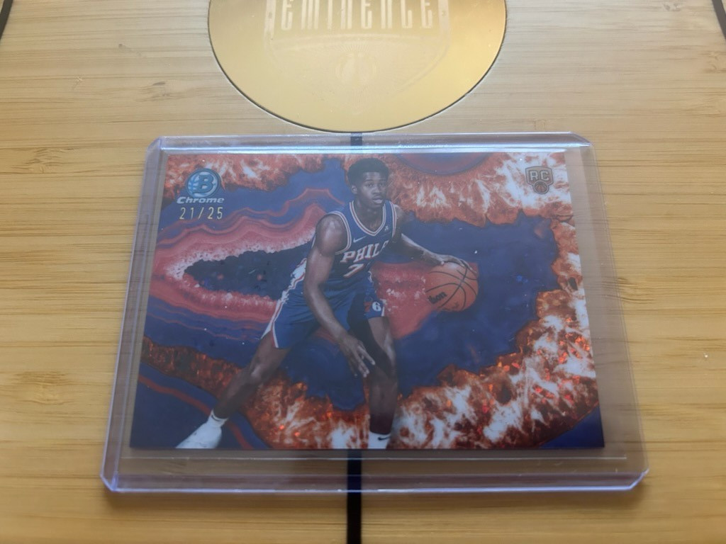 VJ EDGECOMBE 2025-26 BOWMAN CHROME CRYSTALIZED CASE HIT ORANGE REFRACTOR RC /25