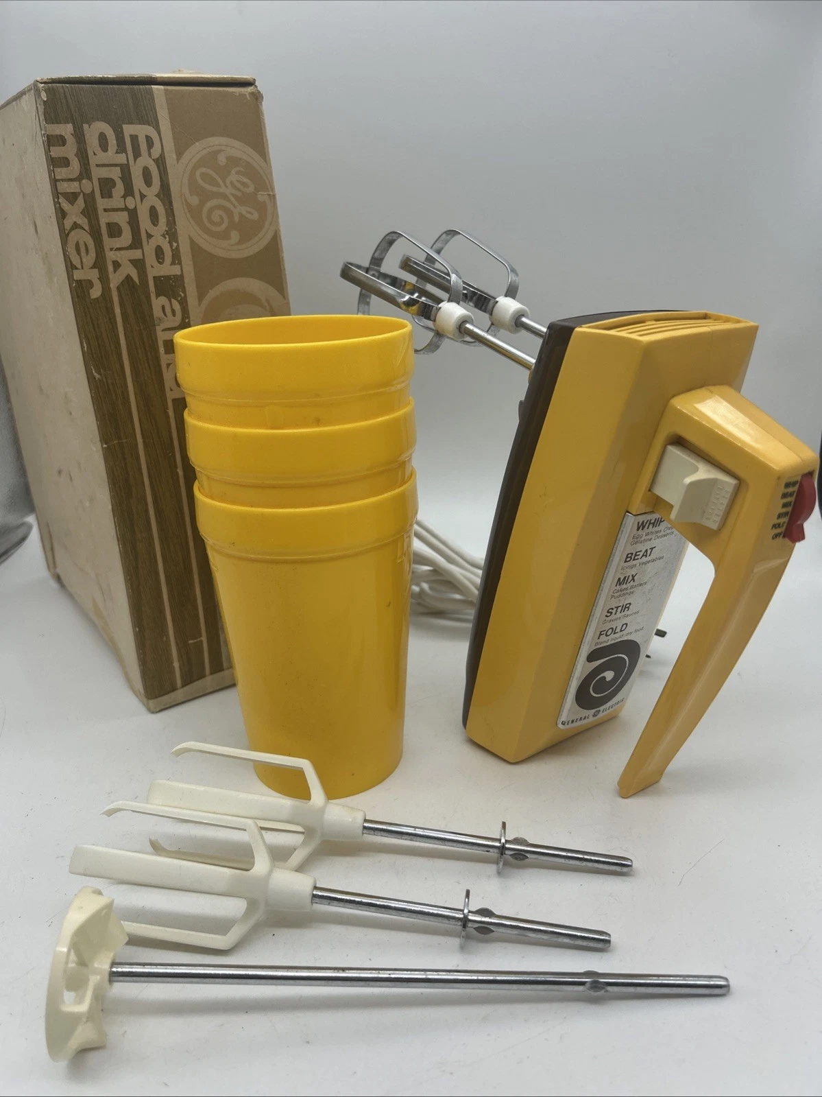 Retro Hand Mixer Yellow Working GE Kitchen Appliance 70’s Cups & attachments
Opens in a new window o