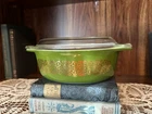 Vtg Promotional Pyrex 043 Casserole Dish w/Lid Bramble Green Gold 1966 | 1.5 Qt.