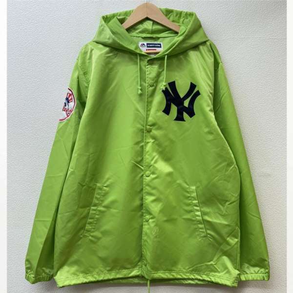 Supreme New York Yankees Satin Hooded Coaches Jacket Green Supreme New York Yankees Satin Hooded Coaches Jacket Green
