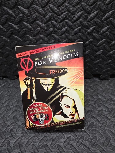 V for Vendetta: 2-Disc Collector's Edition (DVD) Complete w/ Mask & Cards x2 - Picture 14 of 20