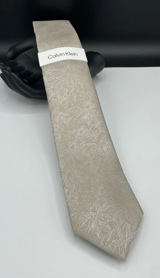 Corbata de mezcla de seda para hombre Calvin Klein ~ beige ~ patrón floral ~ NUEVA PRECIO DE VENTA SUGERIDO POR EL FABRICANTE: $69,50 Foto 2 de 4