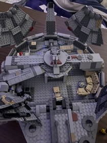LEGO Star Wars Millennium Falcon 75257 incomplete set with 4 mini figures 