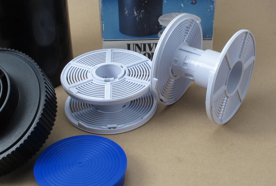 Tanque de desarrollo de película universal BESELER + dos carretes de película 35 mm 120 - Como nuevo - ¡en caja! Foto 4 de 4