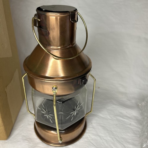 Vintage Empire Lantern - Picture 2 of 4
