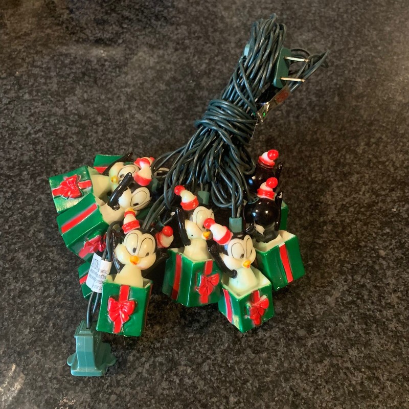 Rare Chilly Willy Penguin Blow Mold Style Christmas String Lights Decor Vintage 