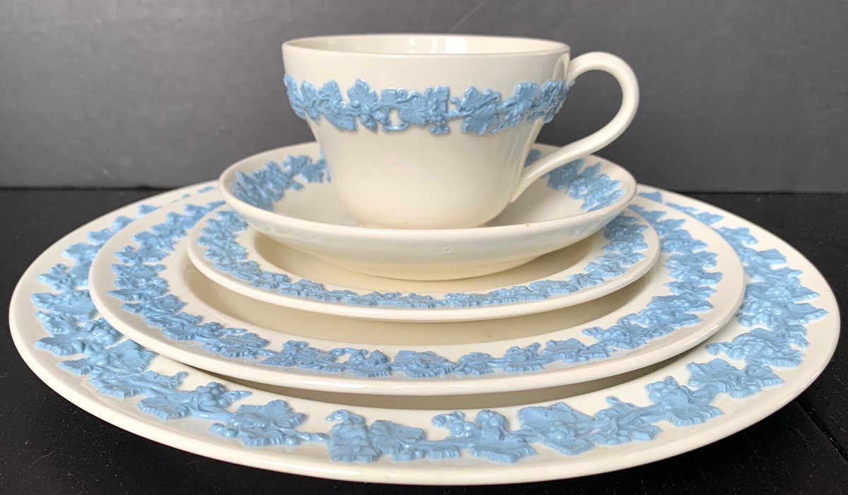 Vintage Wedgwood Queensware Lavender On Cream Piece Place