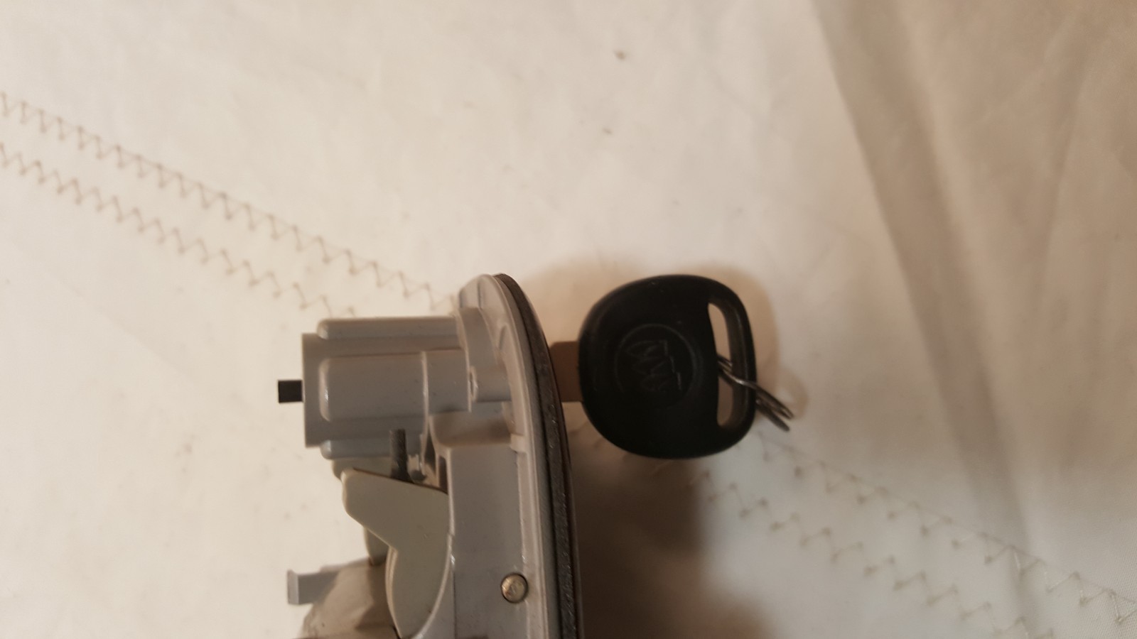 2002 Buick Rendezvous Wood Grain Glove Box Latch w/Key eBay