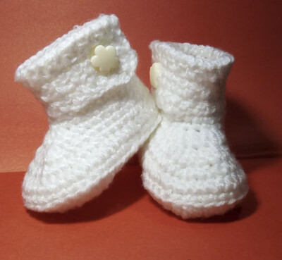 Handmade crochet baby shoes white wool white button booties unisex boot  0-12