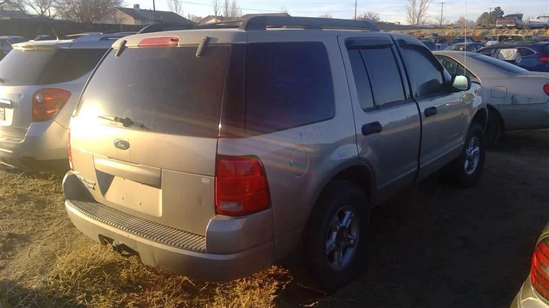 Manija de puerta exterior delantera derecha usada se adapta a: Ford Explorer 2005 4 puertas exc. Sport T Foto 3 de 4