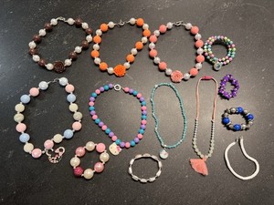 Girls Jewelry Lot 13pc Beaded Necklaces Bracelets Hello Kitty Frozen)