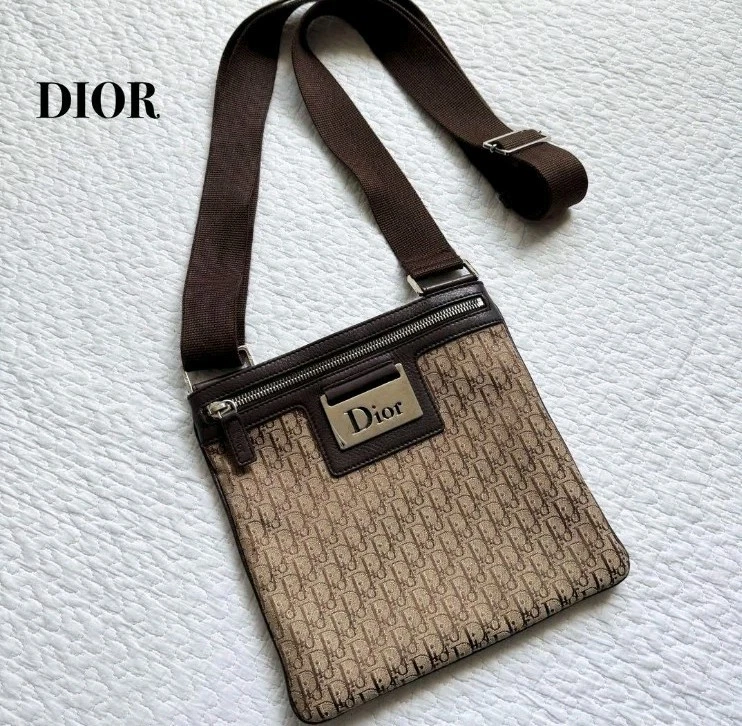 Authentique sac bandoulière Christian Dior trotteur cuir marron
