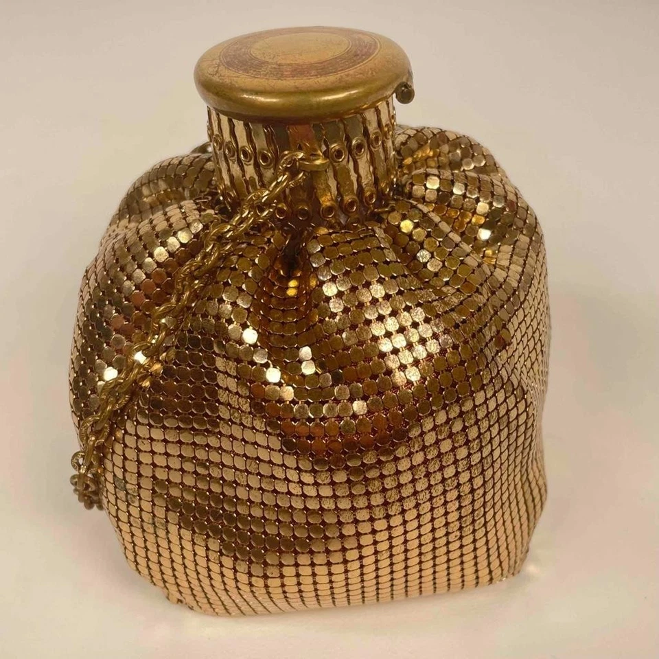 Antique 1930s Whiting Davis Mesh Art Deco Gold Mesh Expandable Beggars Bag Purse - Image 3 of 4
