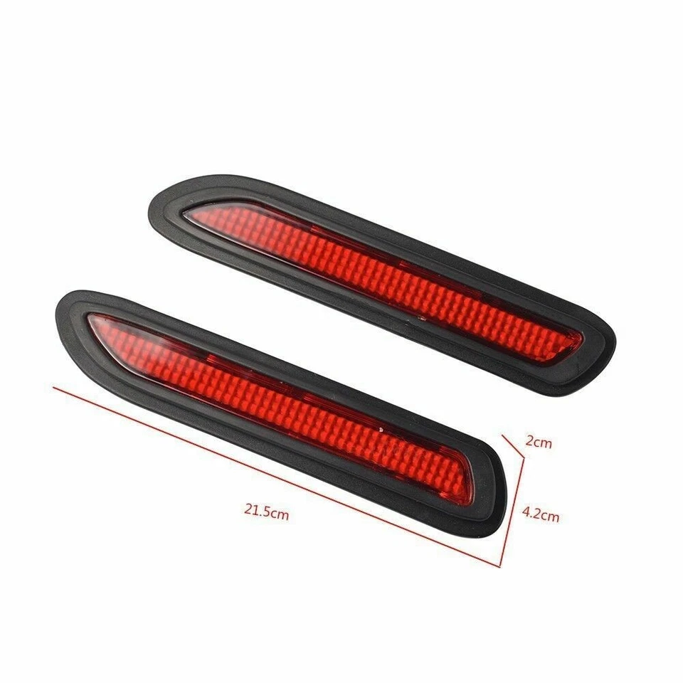 Car Rear Bumper Drving Braking lighting Red LED Reflectors Warning Tail Lamps Foto 2 de 4