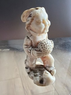 Petit okimono Karako XXeme japonais ou d’export en os sculpté